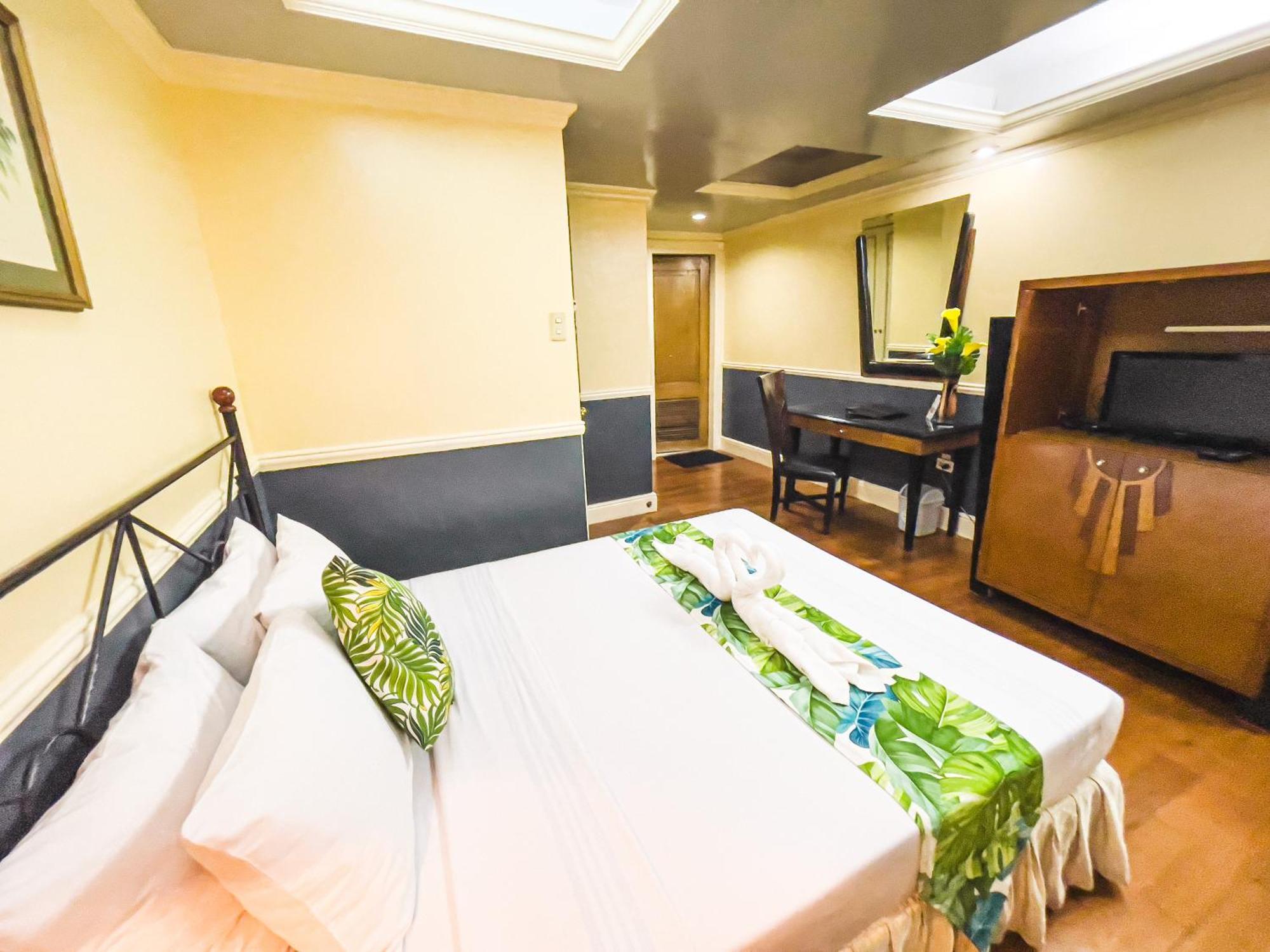 Miramar Hotel Манила Экстерьер фото
