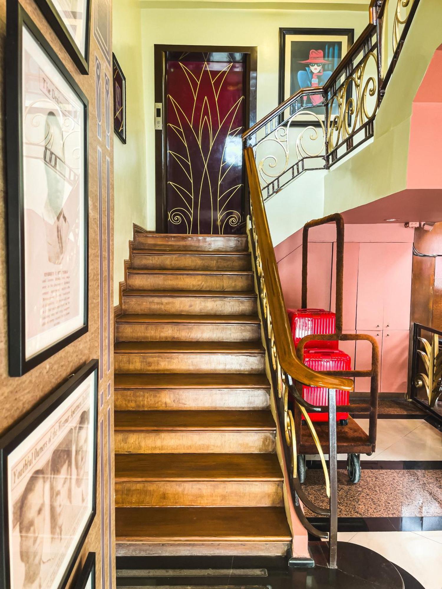 Miramar Hotel Манила Экстерьер фото