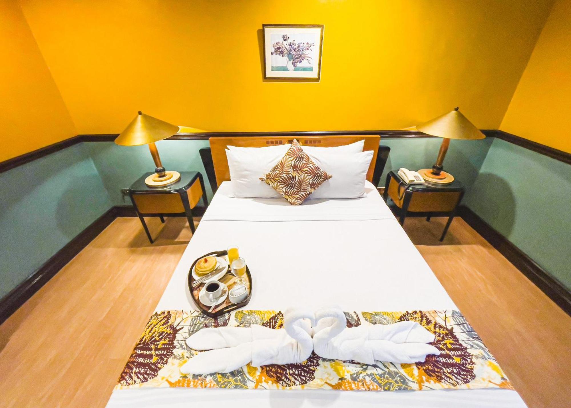Miramar Hotel Манила Экстерьер фото