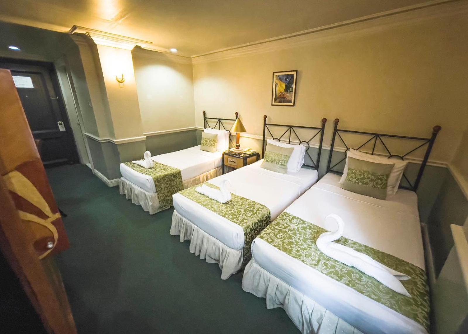 Miramar Hotel Манила Экстерьер фото