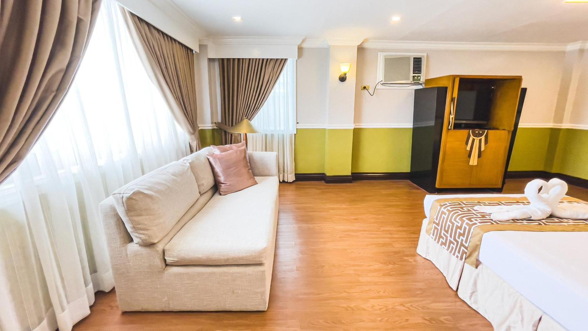 Miramar Hotel Манила Экстерьер фото
